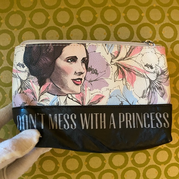 Princess Leia Star wars cosmetics bag - Picture 1 of 3